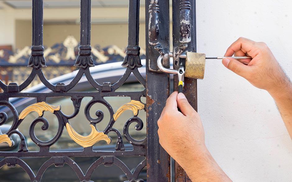 Istres changer une serrure de porte intérieure