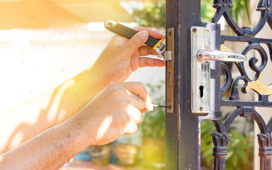 Istres changer une serrure de porte intérieure